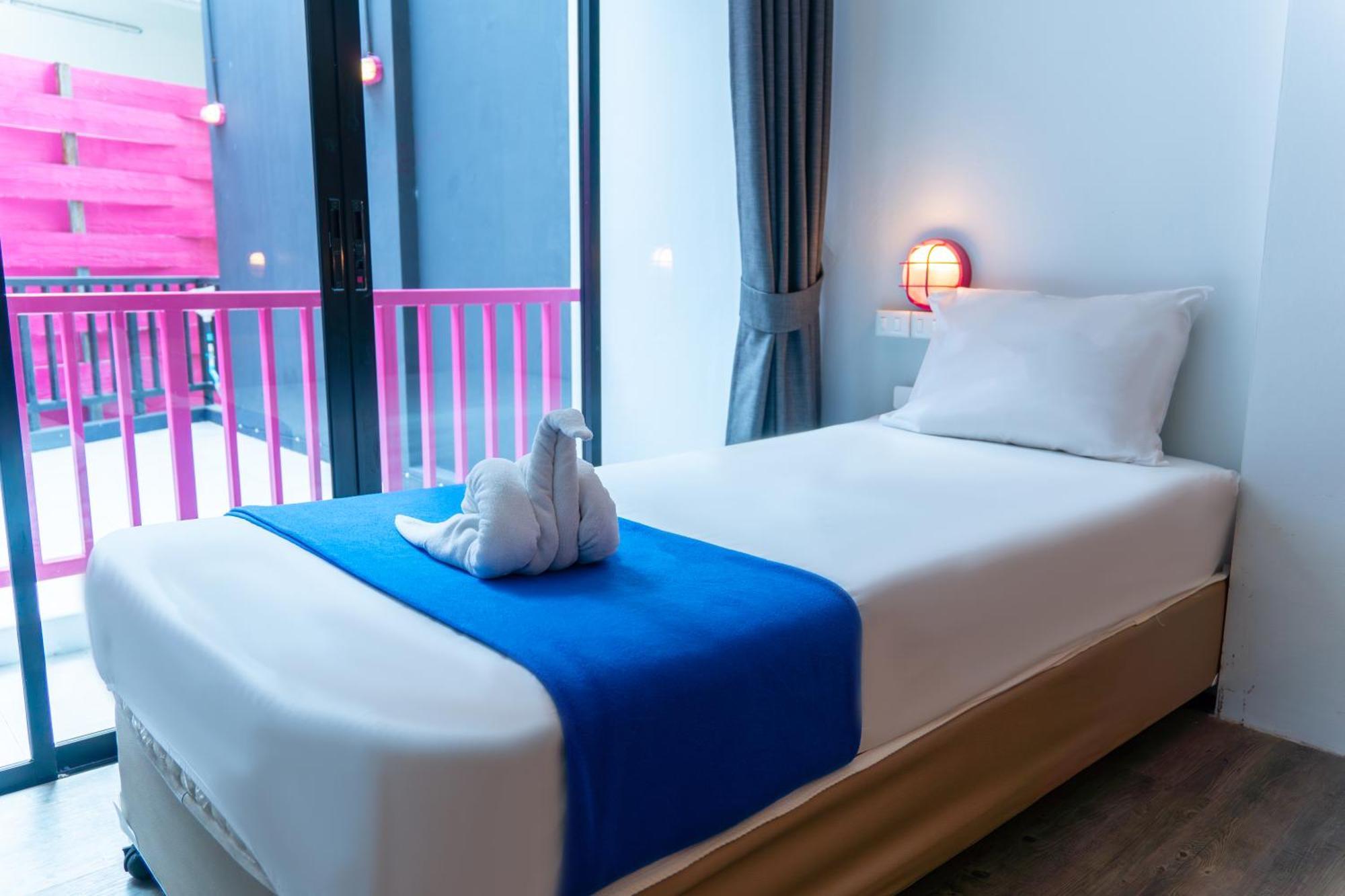 Albergue Slumber Surf Phuket Kata Exterior foto