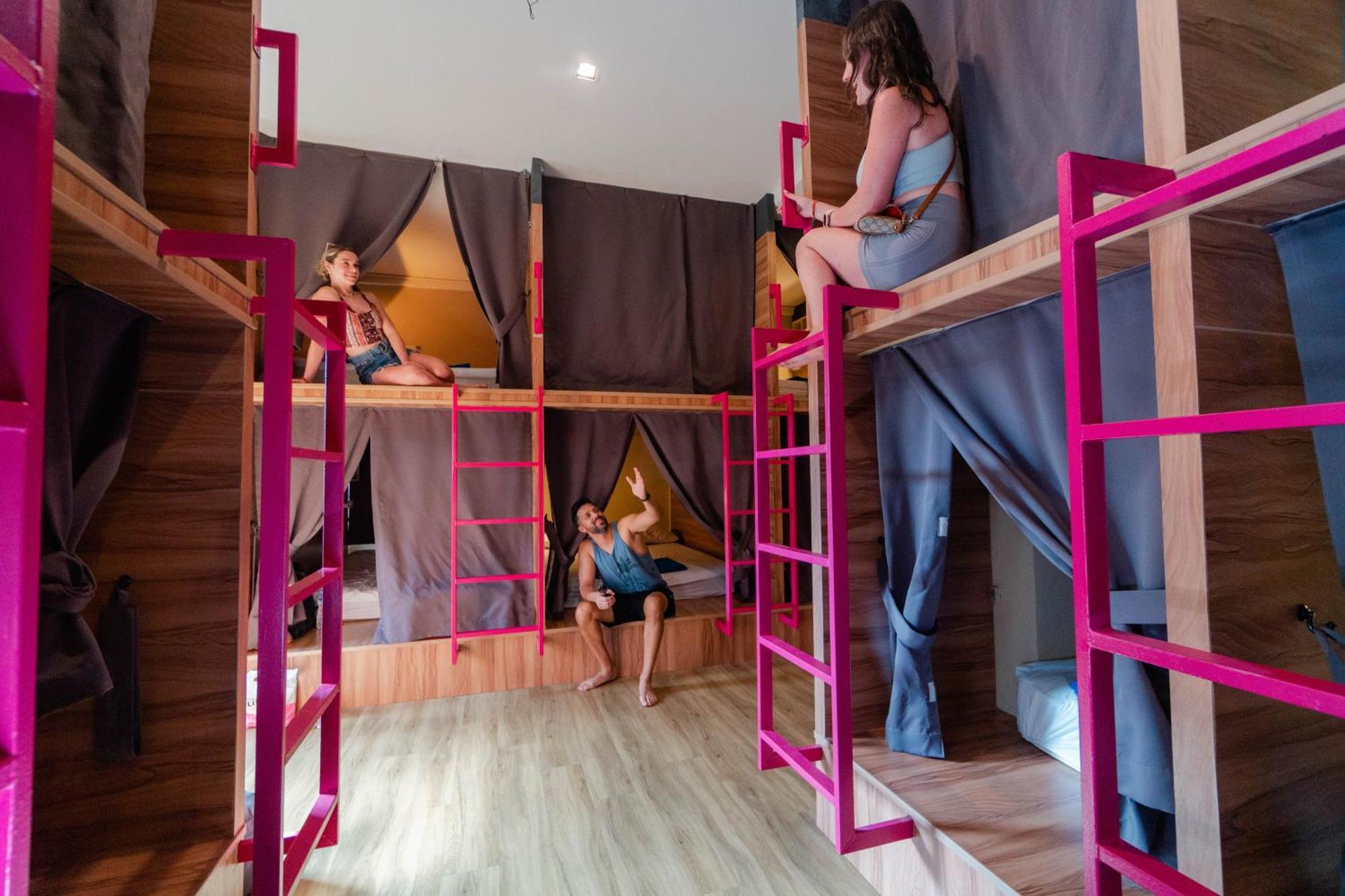 Albergue Slumber Surf Phuket Kata Exterior foto